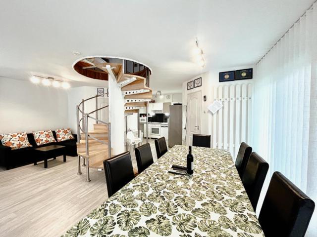 CSEVI Apartmanház Mezőkövesd Exterior foto