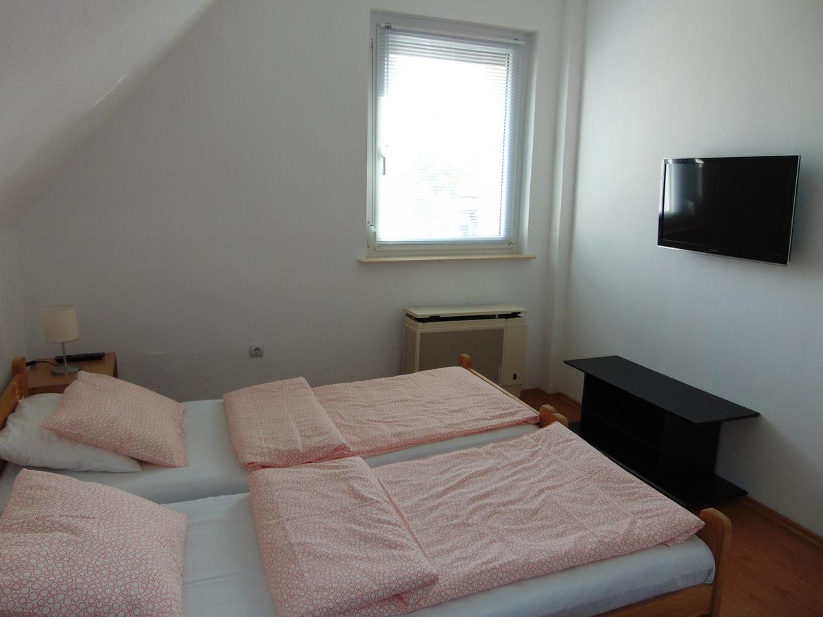 CSEVI Apartmanház Mezőkövesd Exterior foto